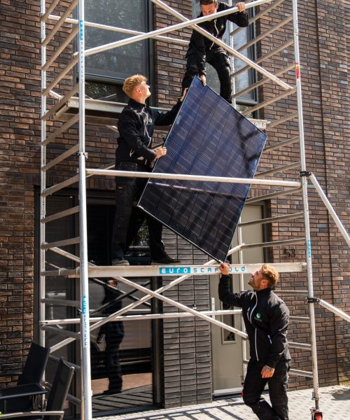 Zonnepanelen laten plaatsen